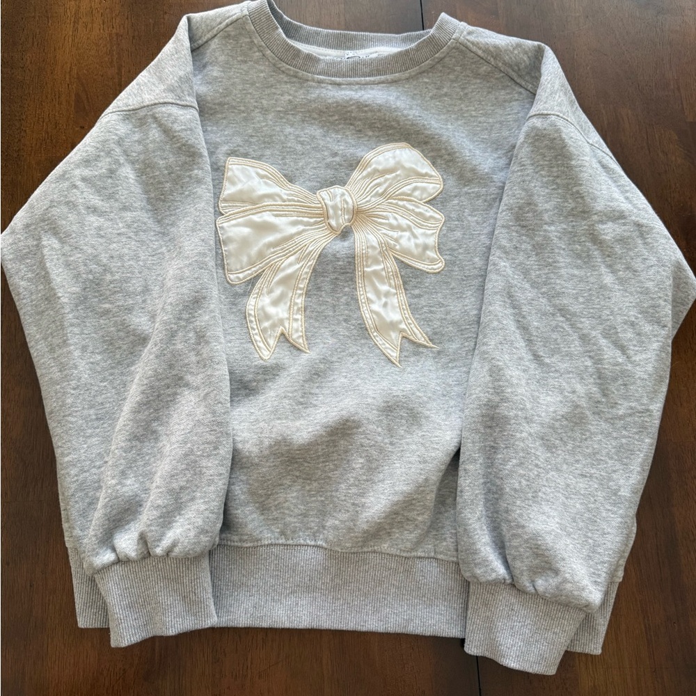 Cz COLLECTION Gray Sweatshirt